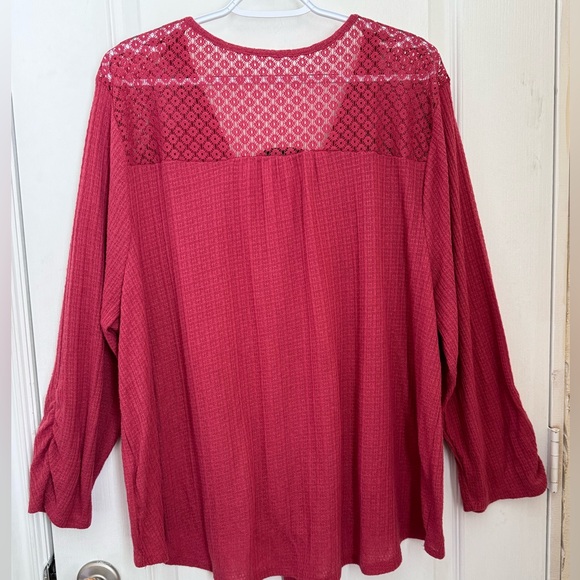 3X ABSOLUTELY FAMOUS LACE V-NECK TOP. FRONT TIE. TEXTURED POLYESTER DEEP MAUVE. - Picture 16 of 16